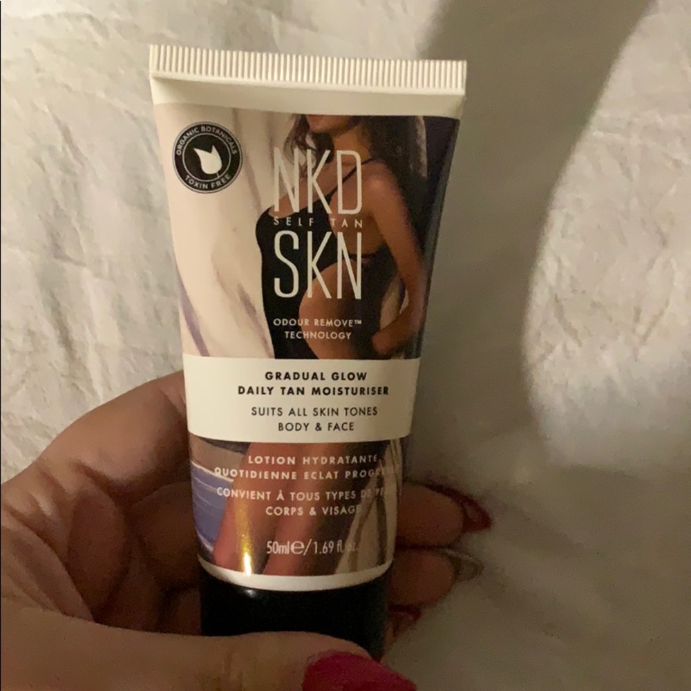 Self tanner